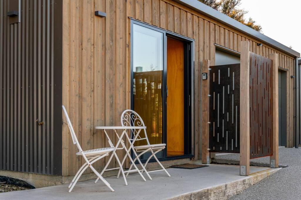 Cosy Studio With Mountain Views Lägenhet Wanaka Exteriör bild