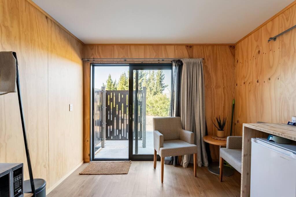 Cosy Studio With Mountain Views Lägenhet Wanaka Exteriör bild