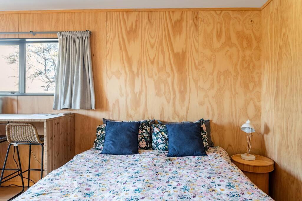 Cosy Studio With Mountain Views Lägenhet Wanaka Exteriör bild
